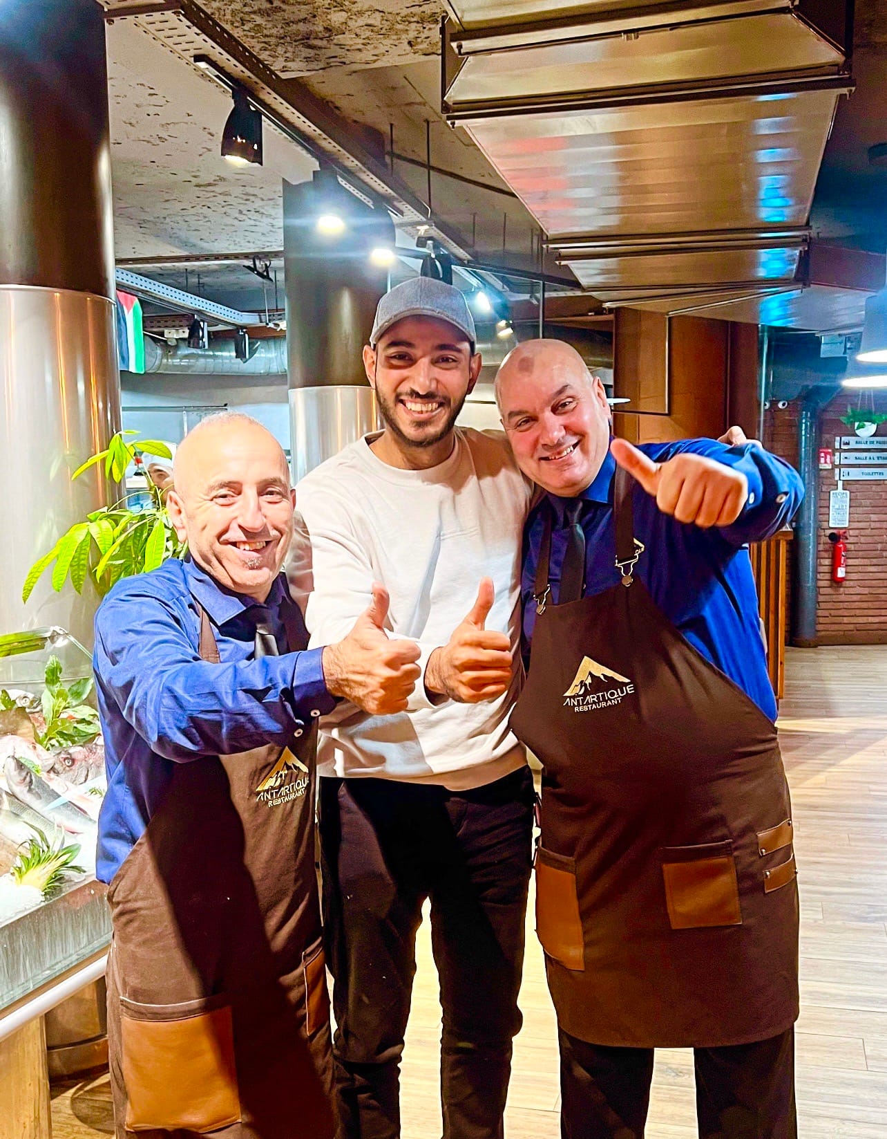 Paellas généreuses aux fruits de mer frais de l'Atlantique.